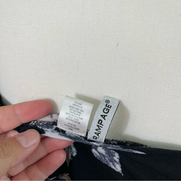 Vintage Y2K‎ Rampage Floral Rose Black White Babydoll Cami Top Womens Size Small - Picture 5 of 5